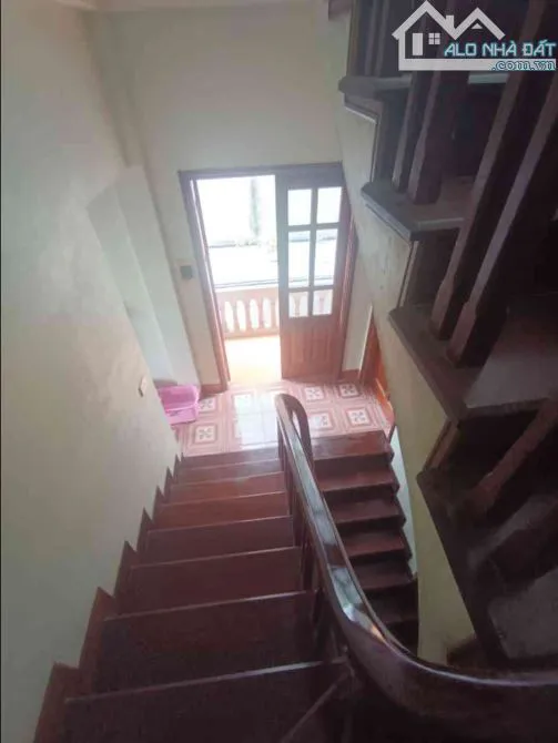 Nhà 5 tầng mặt đường kinh doanh ô tô tránh 80m2 thị trấn Chi Quan Thạch Thất Hà Nội giá ch