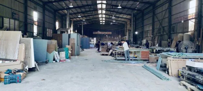 Cho thuê 2500m2 cuối đại lộ thăng long giá rẻ
